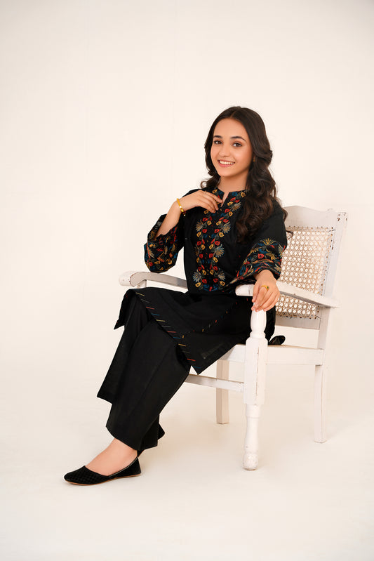 2 PIECE EMBROIDERED LAWN SUIT BLACK KDR 2101