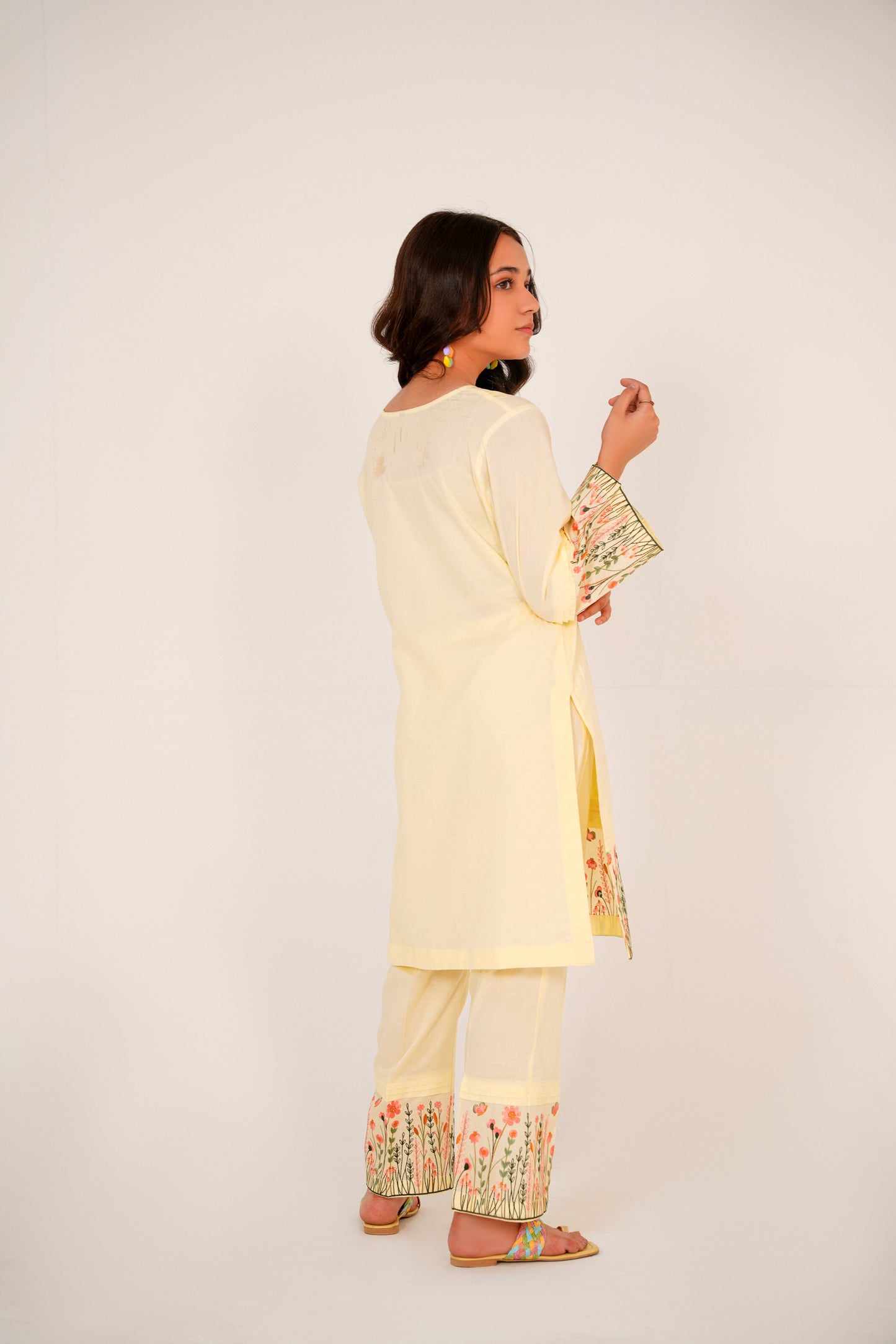 2 PIECE EMBROIDERED LAWN SUIT SINGLE BORDER LEMON 2104
