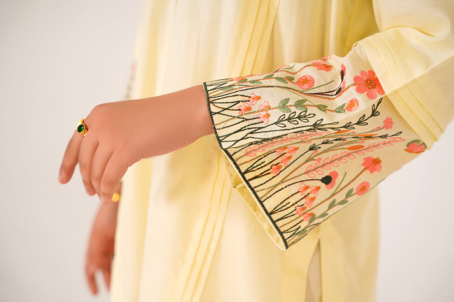 2 PIECE EMBROIDERED LAWN SUIT SINGLE BORDER LEMON 2104